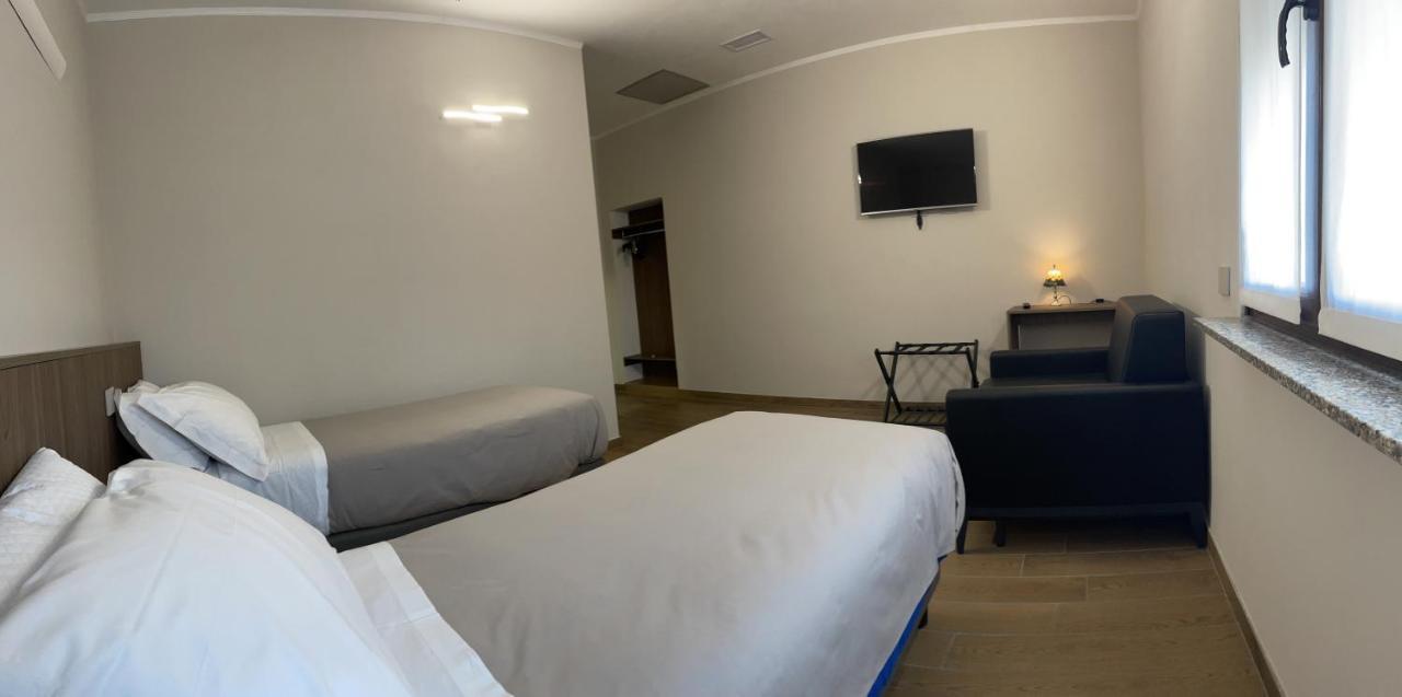 Villoresi Rooms Castano Primo Eksteriør bilde